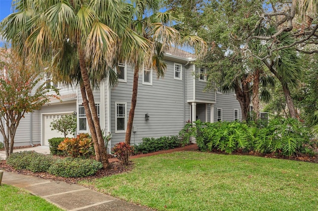 view of front facade with a front lawn