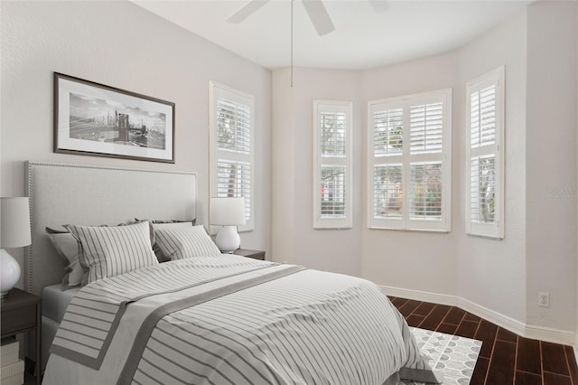 bedroom with ceiling fan