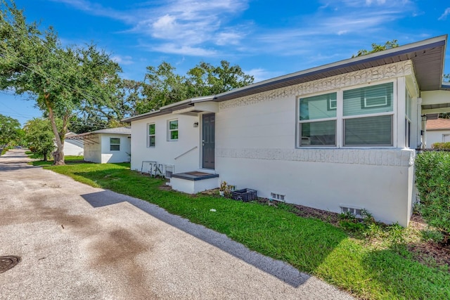 Listing photo 3 for 875 21st Ave S, Saint Petersburg FL 33705