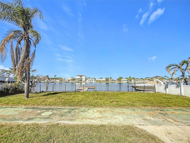 view of yard featuring a water view