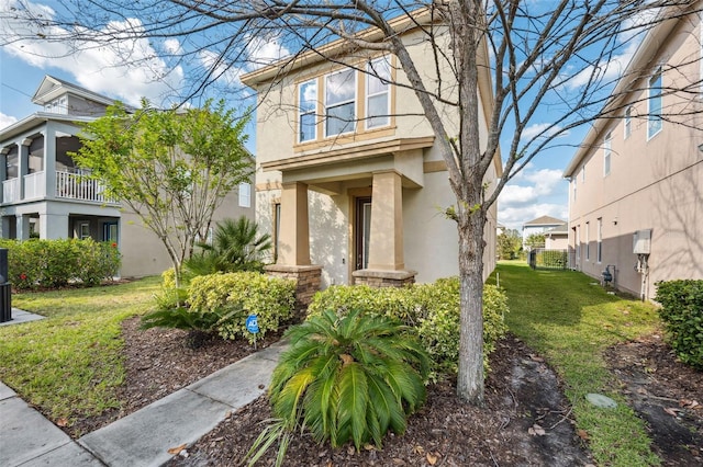 view of front of house with a front lawn