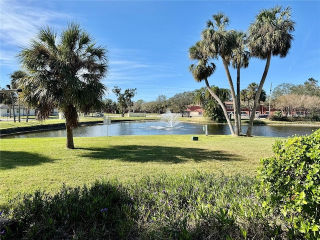 view of yard featuring a water view