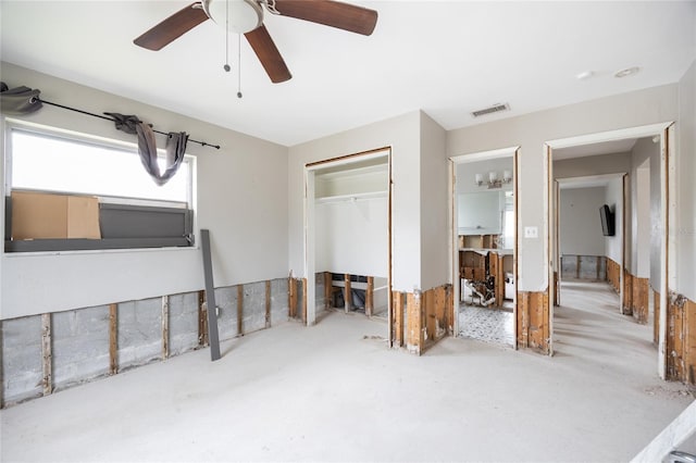 bedroom featuring a closet and ceiling fan