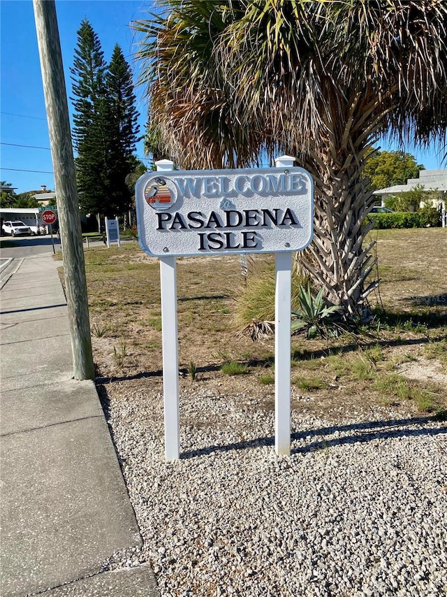 6951 S Shore Dr S, South Pasadena, FL 33707 - view of community sign