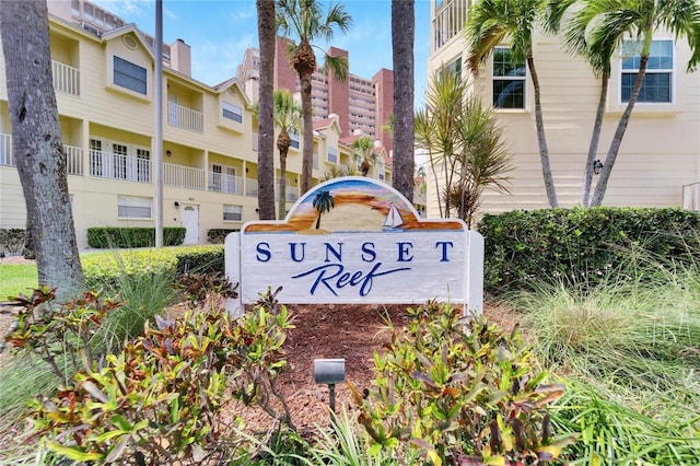 view of community / neighborhood sign