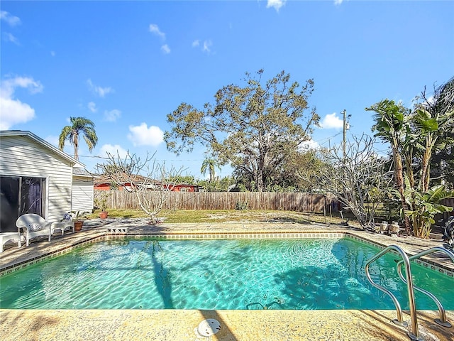 view of swimming pool