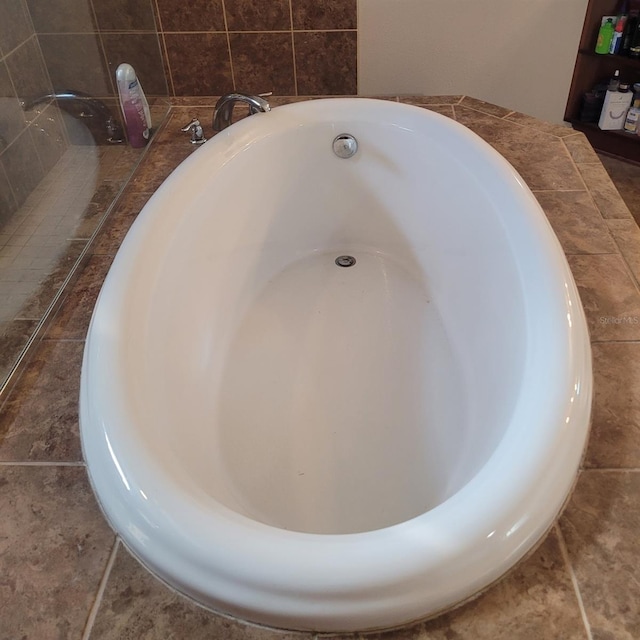 room details featuring a washtub