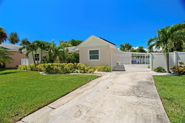 view of front facade with a front yard