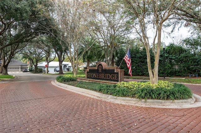 view of community / neighborhood sign