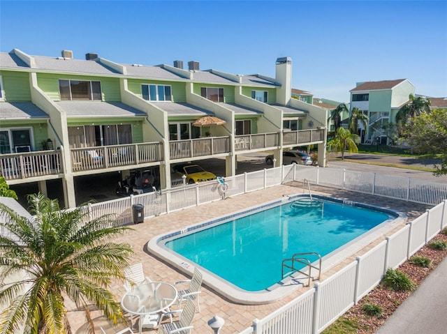 view of swimming pool