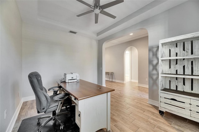 office area featuring light wood-type flooring and ceiling fan