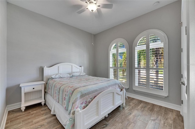 bedroom featuring ceiling fan