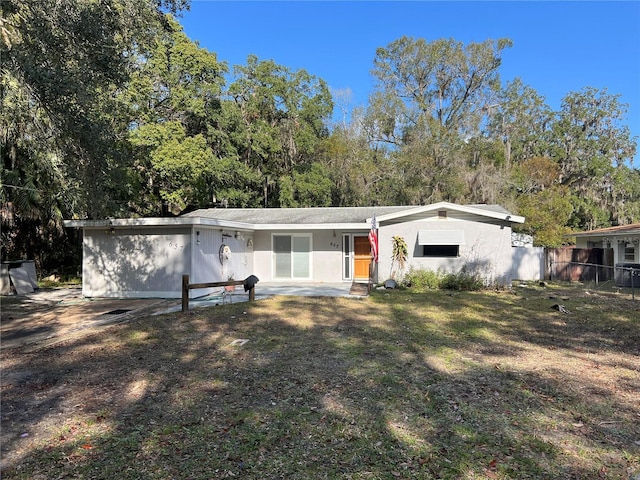 view of front of house with a front yard