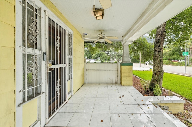 view of patio with covered porch and ceiling fan