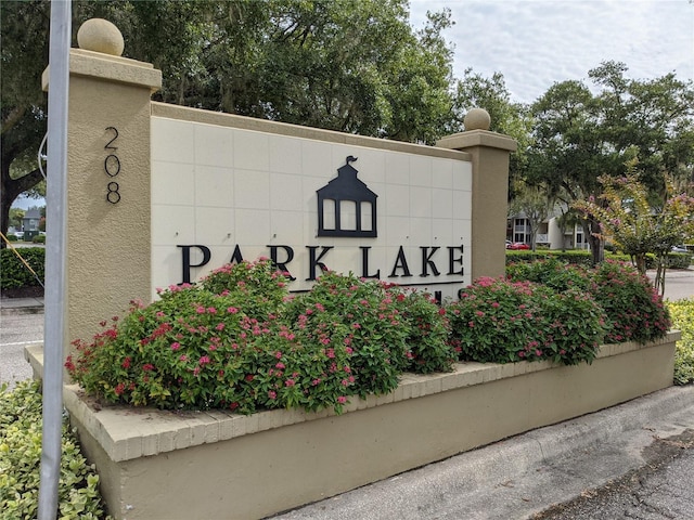 view of community / neighborhood sign