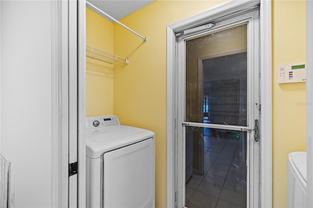 washroom featuring independent washer and dryer