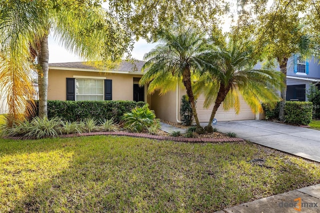 view of front of property featuring a front yard