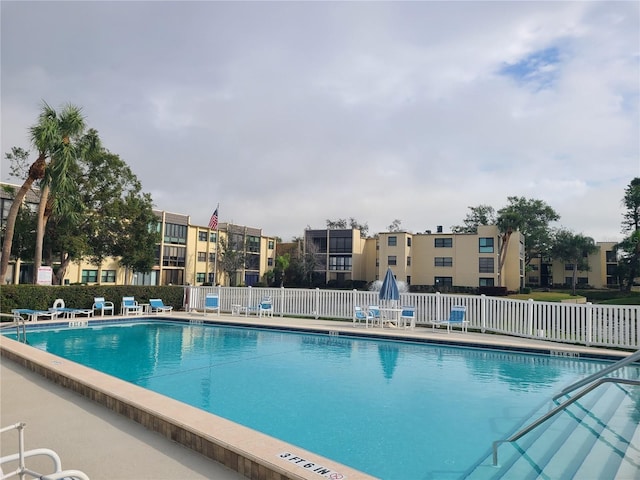 view of swimming pool