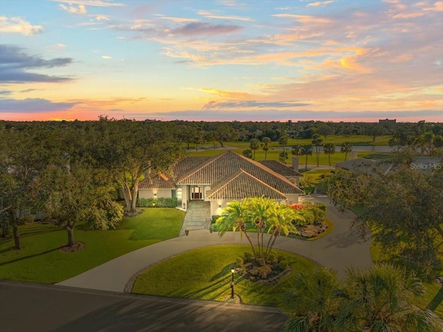 view of aerial view at dusk