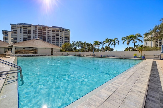 view of swimming pool