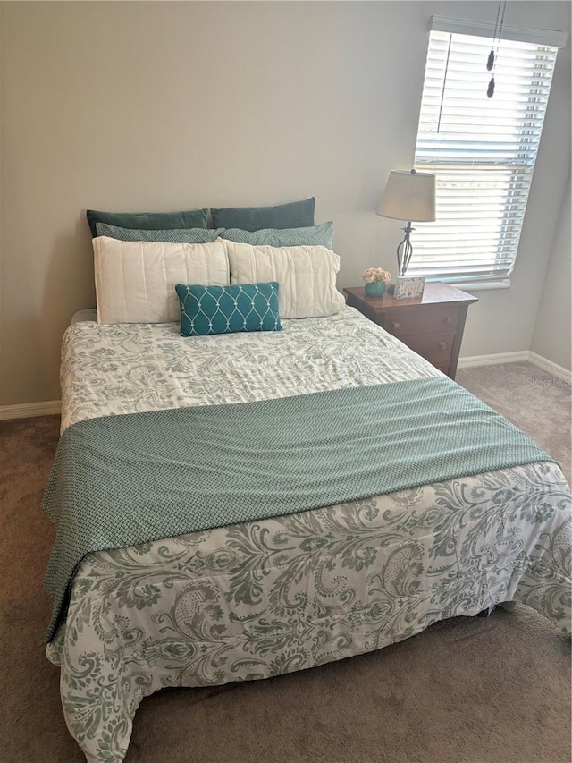 bedroom with carpet flooring