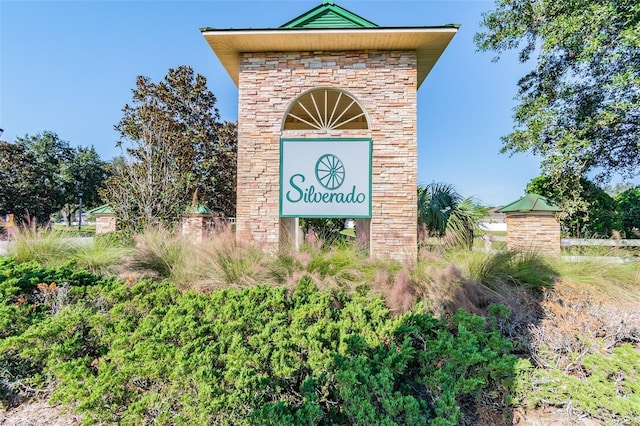 view of community / neighborhood sign