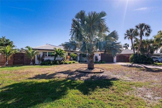 view of yard with a garage