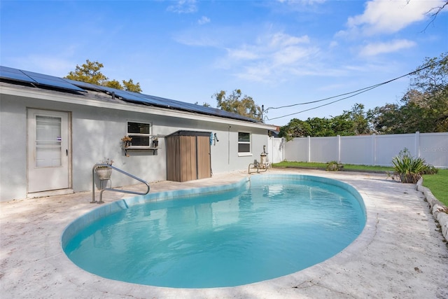 view of swimming pool