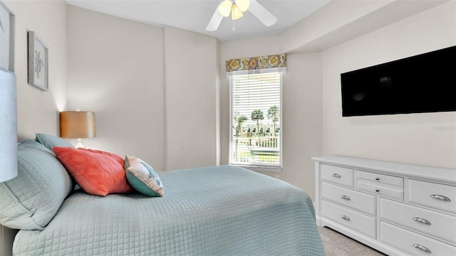 bedroom with ceiling fan