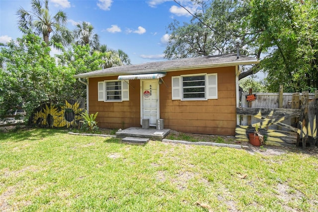 6420 Oelsner St, New Port Richey, FL 34652 - view of bungalow-style home