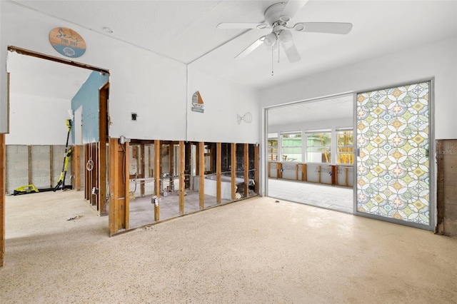 empty room featuring ceiling fan