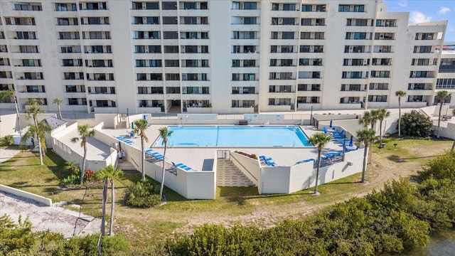 view of swimming pool