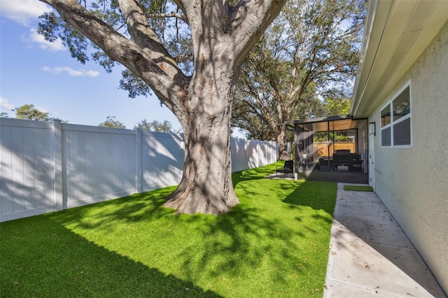 view of yard featuring a patio area