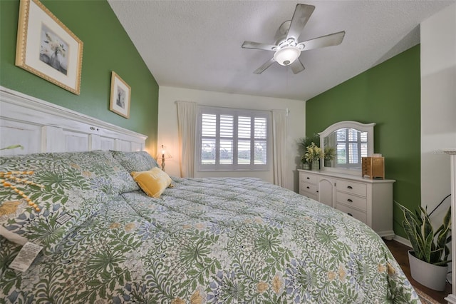 bedroom featuring a textured ceiling and ceiling fan