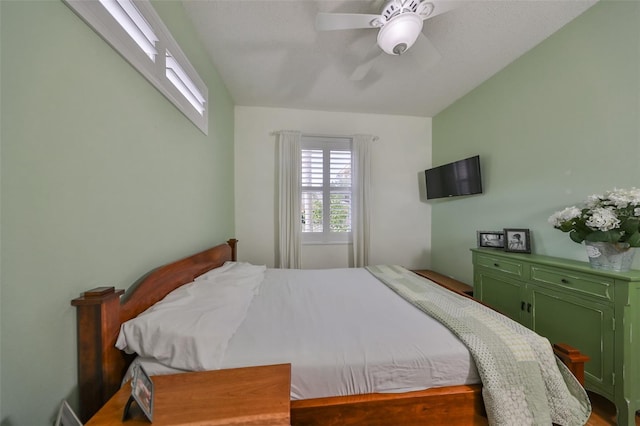 bedroom featuring ceiling fan