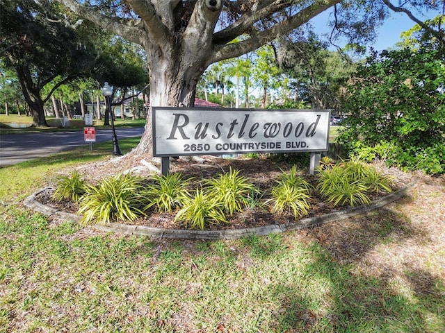 view of community / neighborhood sign