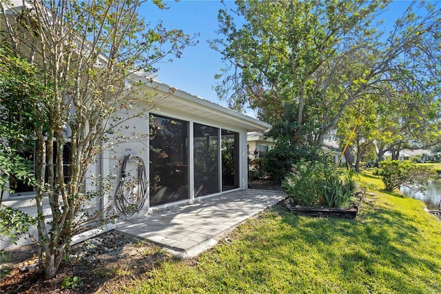 view of yard with a patio area