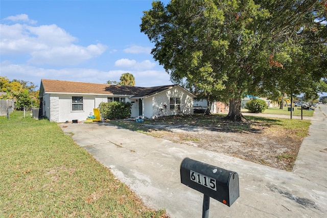 view of front of home with a front yard