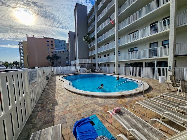 view of swimming pool