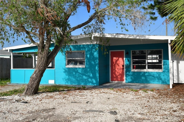 view of front facade