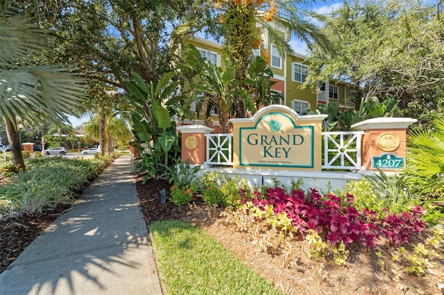 view of community / neighborhood sign