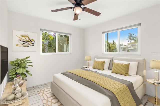 bedroom with ceiling fan