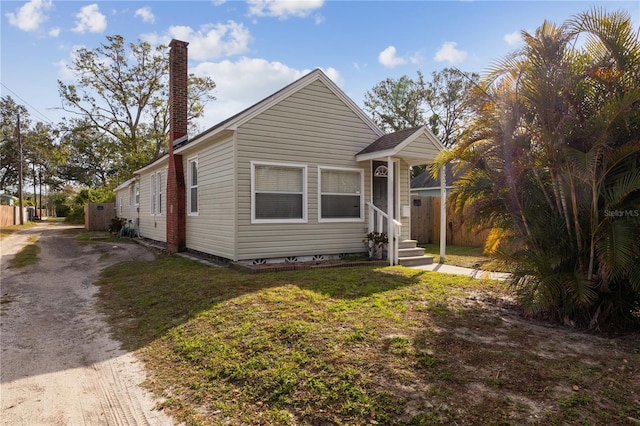 view of front of house with a front yard