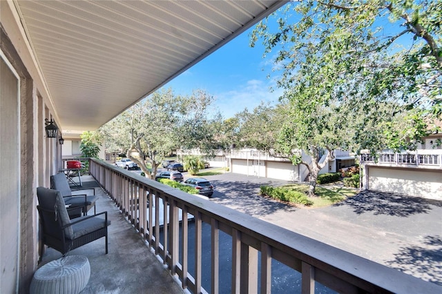 balcony featuring covered porch