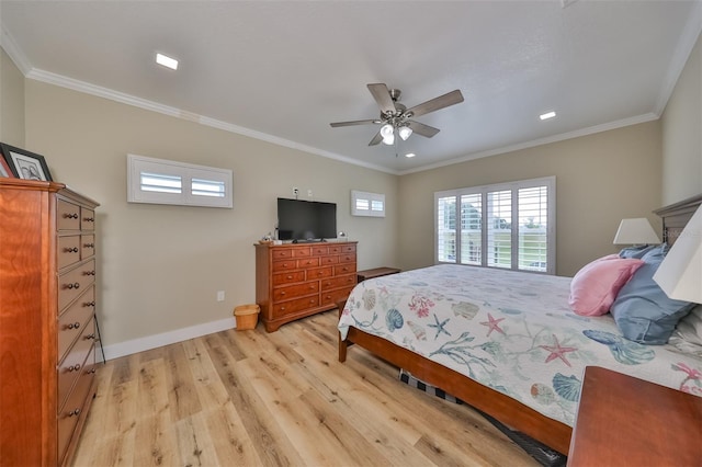 bedroom featuring light hardwood / wood-style floors, ceiling fan, and crown molding