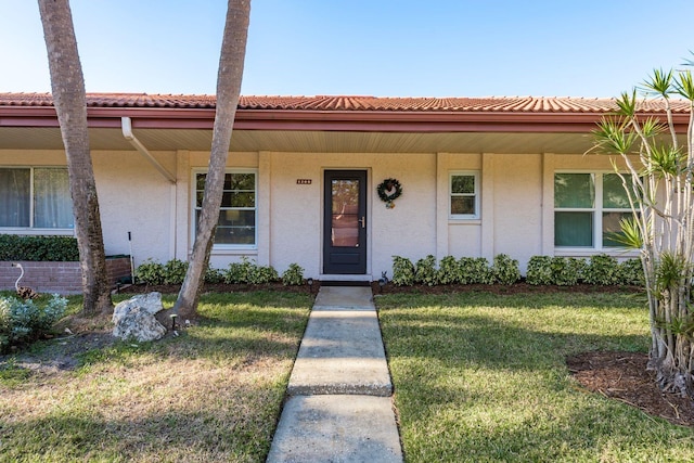 view of front of house with a front yard