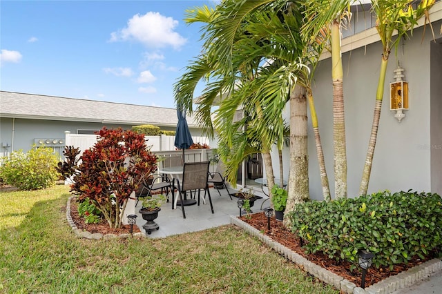 view of yard with a patio area