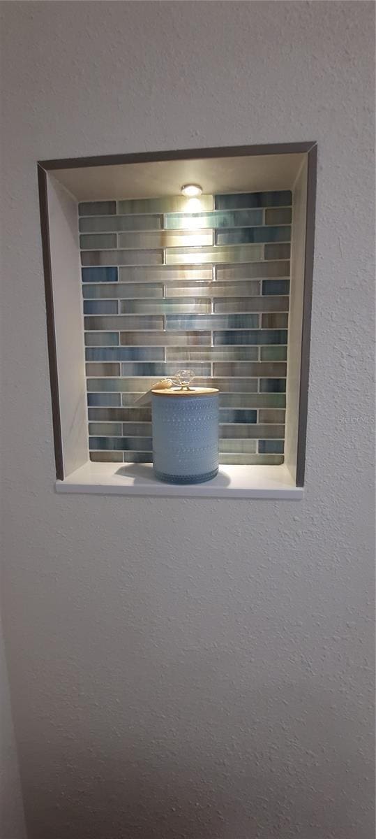 4514 Dewey Dr, New Port Richey, FL 34652 - detailed view of a textured wall