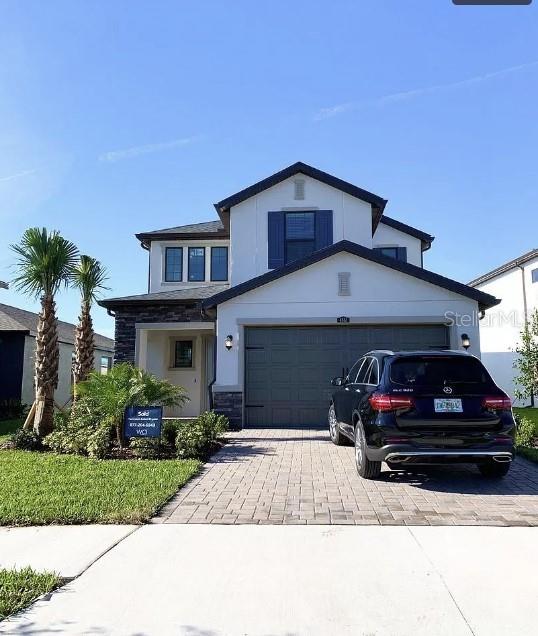 view of front facade with a garage