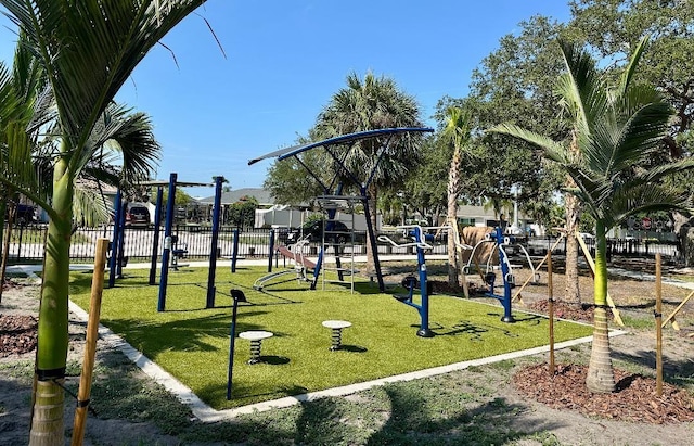 3909 W Eden Roc Cir, Tampa, FL 33634 - view of community play area